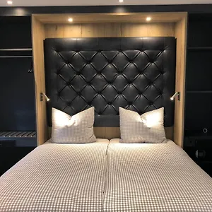 Deluxe 4*, Мюнхен Германия