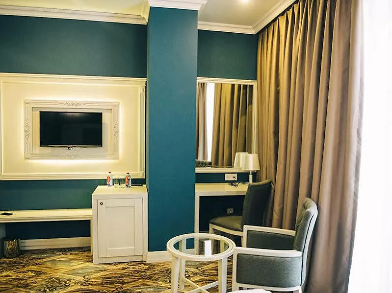 Emerald Suite Hotel Баку