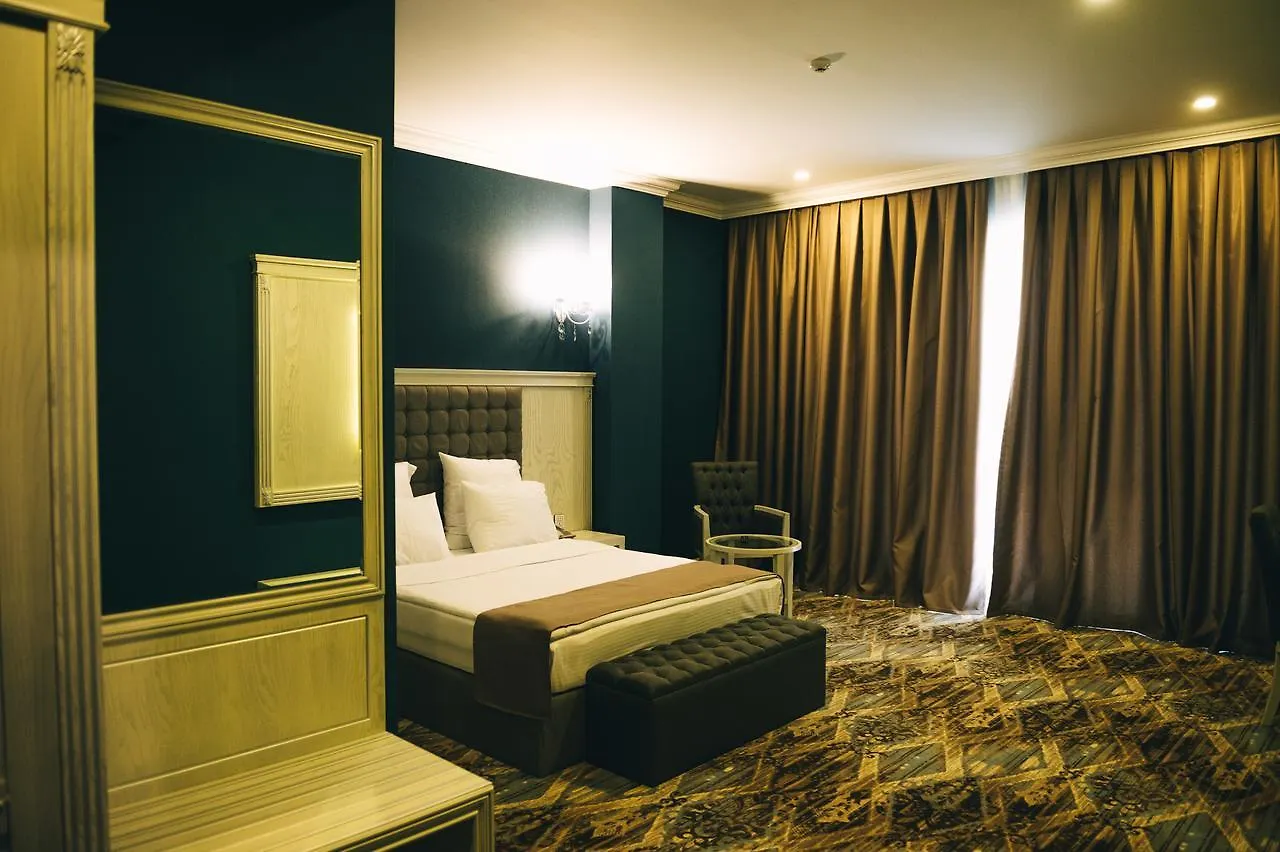 Emerald Suite Hotel Baku 4*,