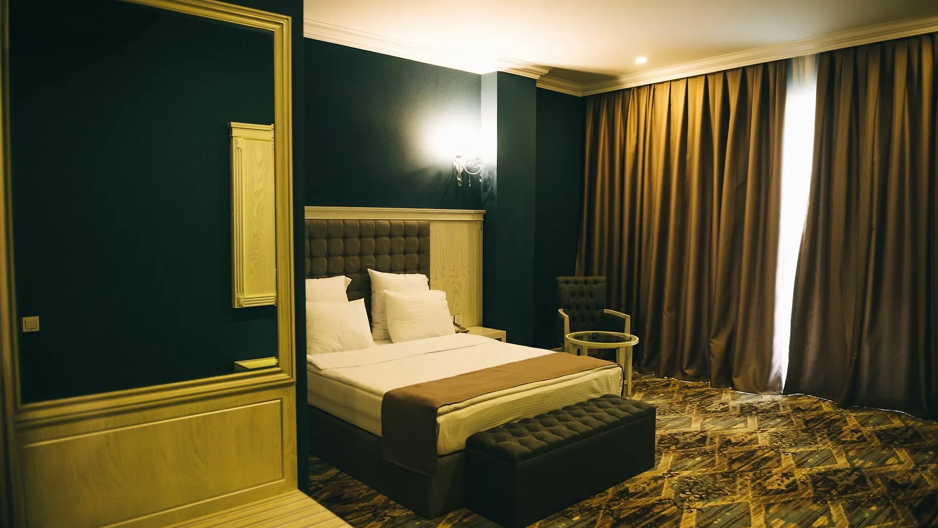 Emerald Suite Hotel Baku