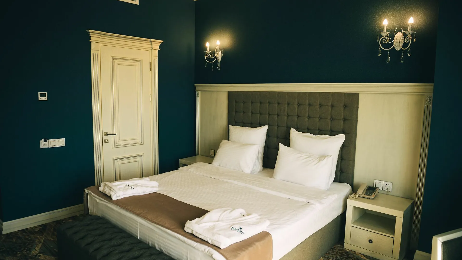Emerald Suite Hotel Baku 4*,